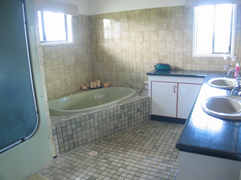 11A Thomas Street, Bowen QLD 4805