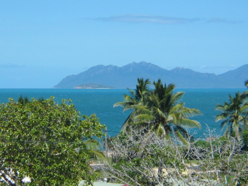 2/7 Banyan Drive, Bowen QLD 4805