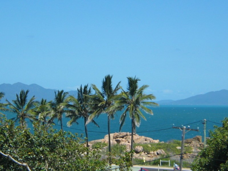 2/7 Banyan Drive, Bowen QLD 4805