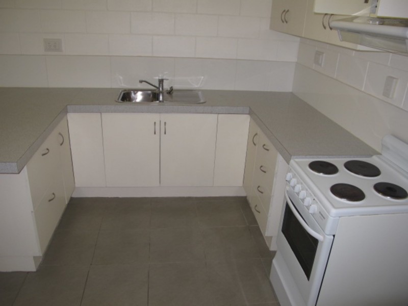 2/10 Field Street, Bowen QLD 4805