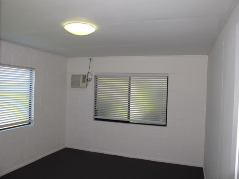 2/10 Field Street, Bowen QLD 4805