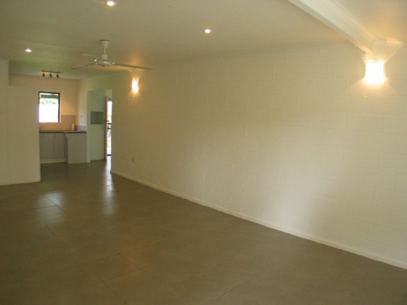 1/10 Field Street, Bowen QLD 4805