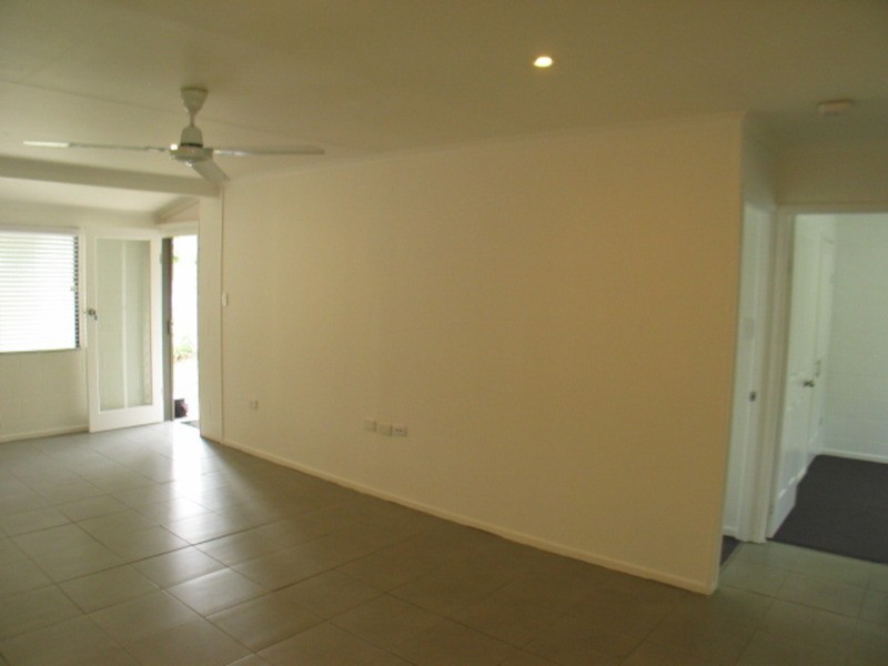 1/10 Field Street, Bowen QLD 4805