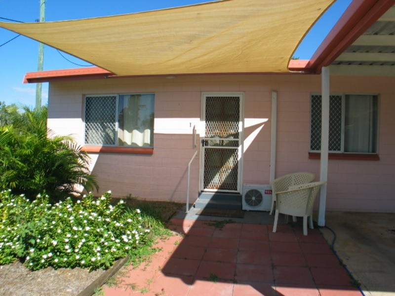 1/41-43 Crofton Street, Bowen QLD 4805