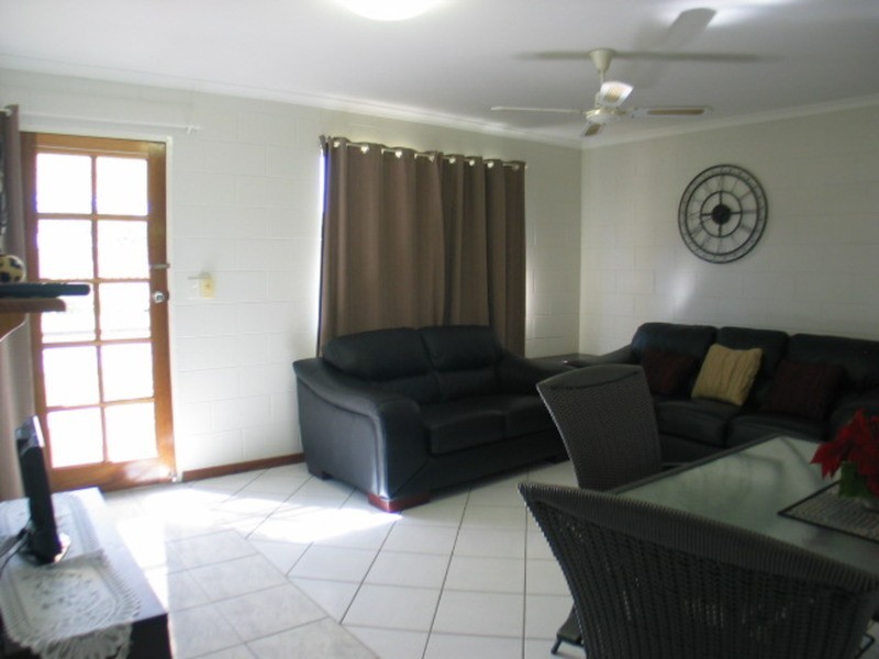 1/41-43 Crofton Street, Bowen QLD 4805