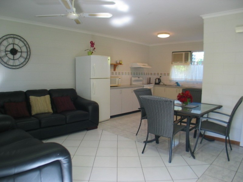 1/41-43 Crofton Street, Bowen QLD 4805