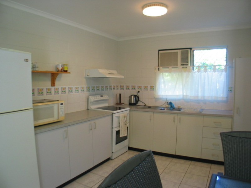 1/41-43 Crofton Street, Bowen QLD 4805