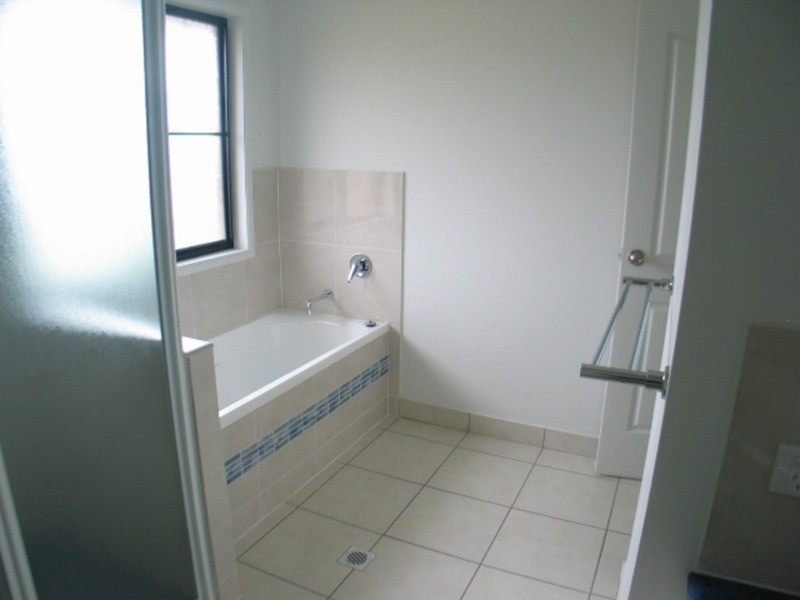 1/11 Craigie Court, Bowen QLD 4805