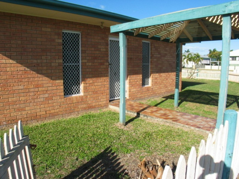 2/28 Sinclair Street, Bowen QLD 4805