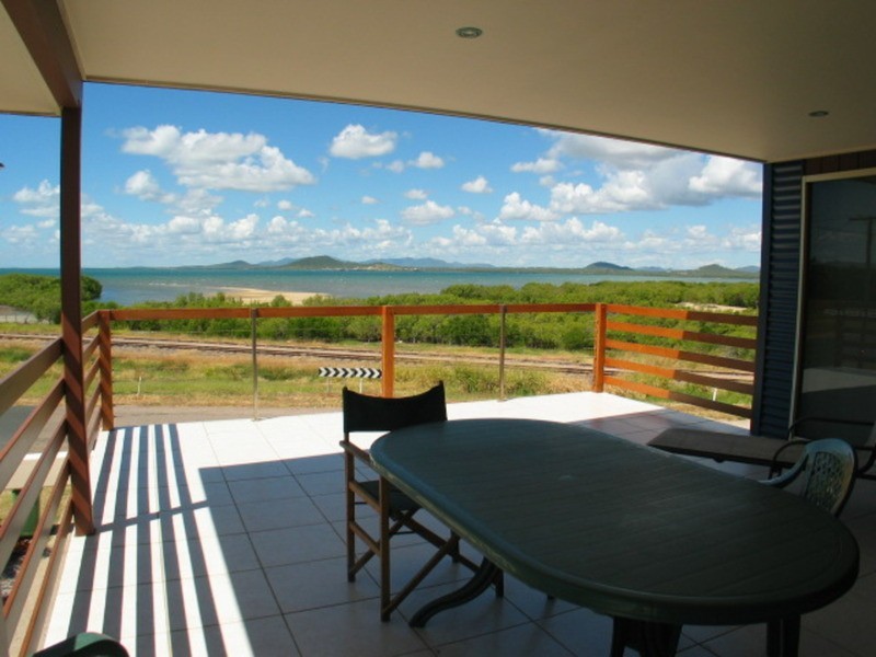 1/104 Dalrymple Street, Bowen QLD 4805