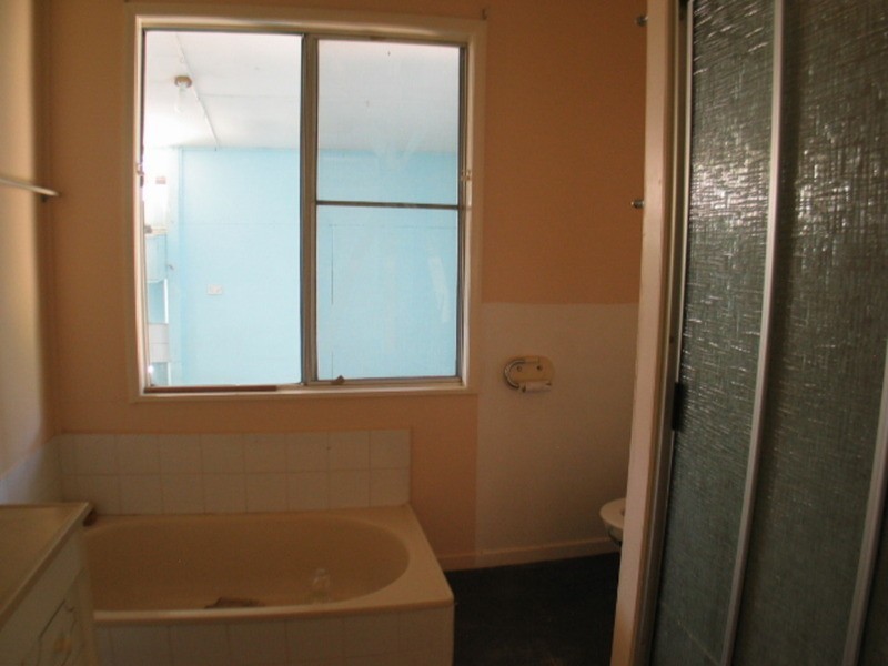 12 Daniel Street, Bowen QLD 4805