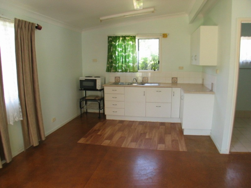 12 Daniel Street, Bowen QLD 4805