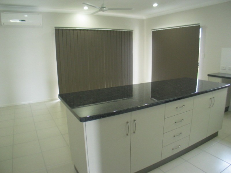 14 Seabreeze Close, Bowen QLD 4805