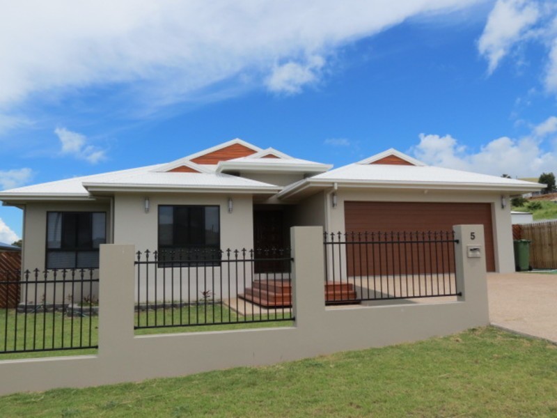 5 Daniel Street, Bowen QLD 4805