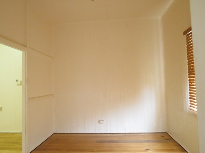 64 Livingstone Street, Bowen QLD 4805