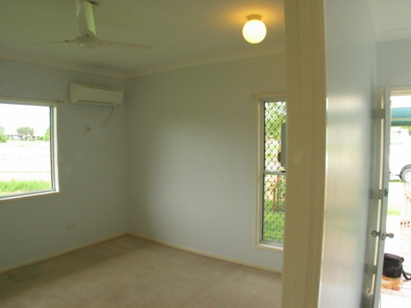 2/28 Sinclair Street, Bowen QLD 4805