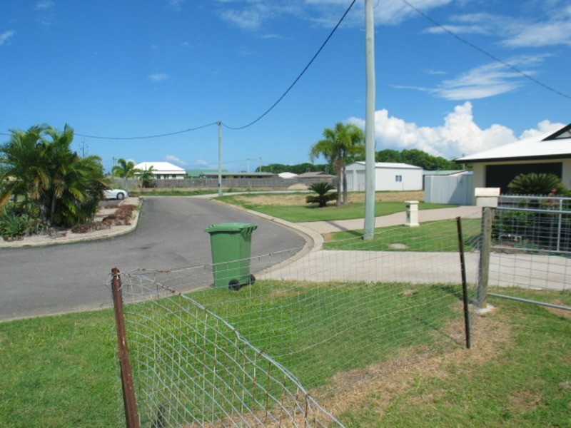 8 Schilling  Court, Bowen QLD 4805