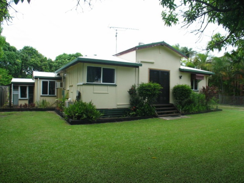 28 Tracey Street, Bowen QLD 4805