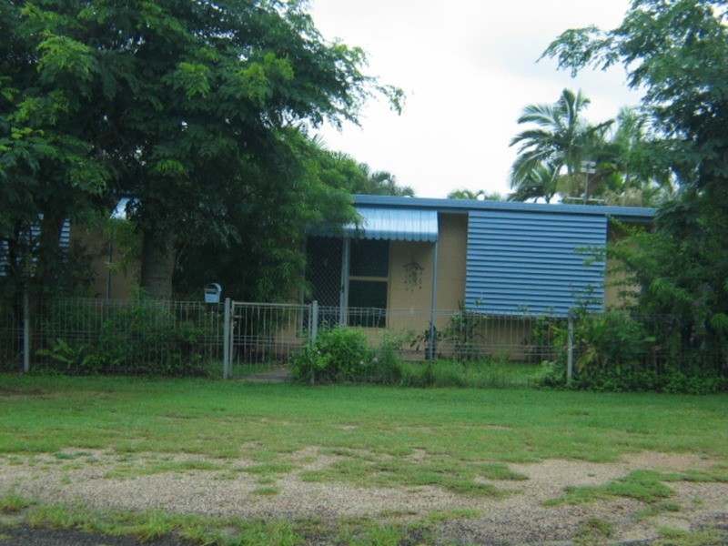 22 Rosshall Street, Bowen QLD 4805