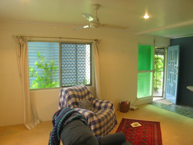 22 Rosshall Street, Bowen QLD 4805