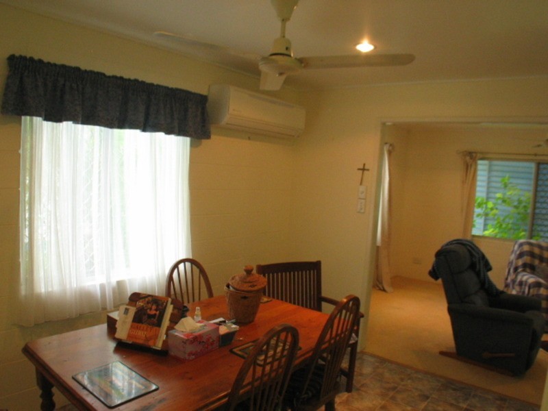 22 Rosshall Street, Bowen QLD 4805