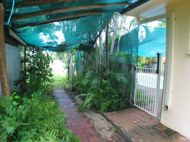 22 Rosshall Street, Bowen QLD 4805