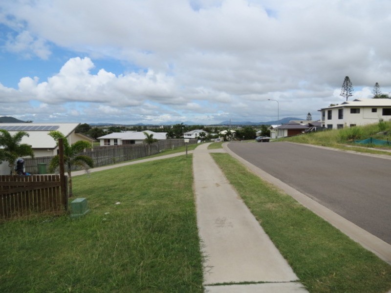 17 Yardley Court, Bowen QLD 4805