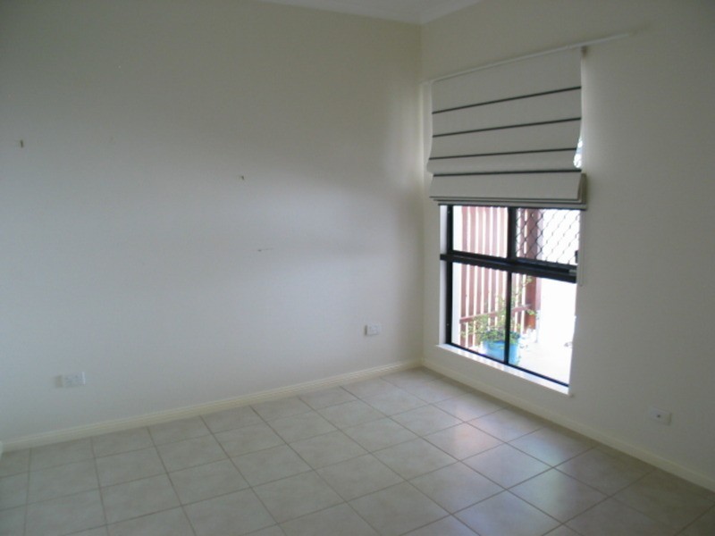 2/13 Queens  Road, Bowen QLD 4805