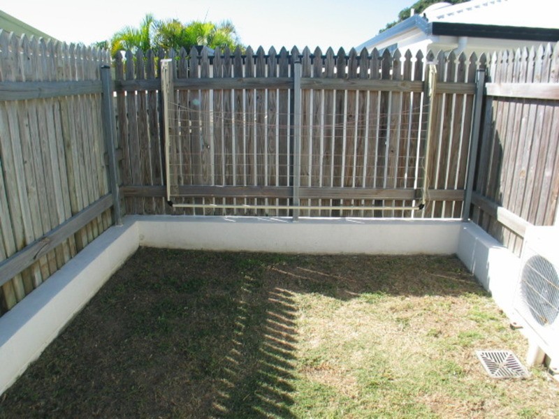 2/13 Queens  Road, Bowen QLD 4805