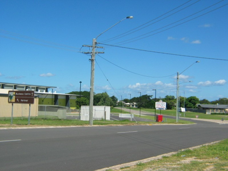 2/13 Queens  Road, Bowen QLD 4805