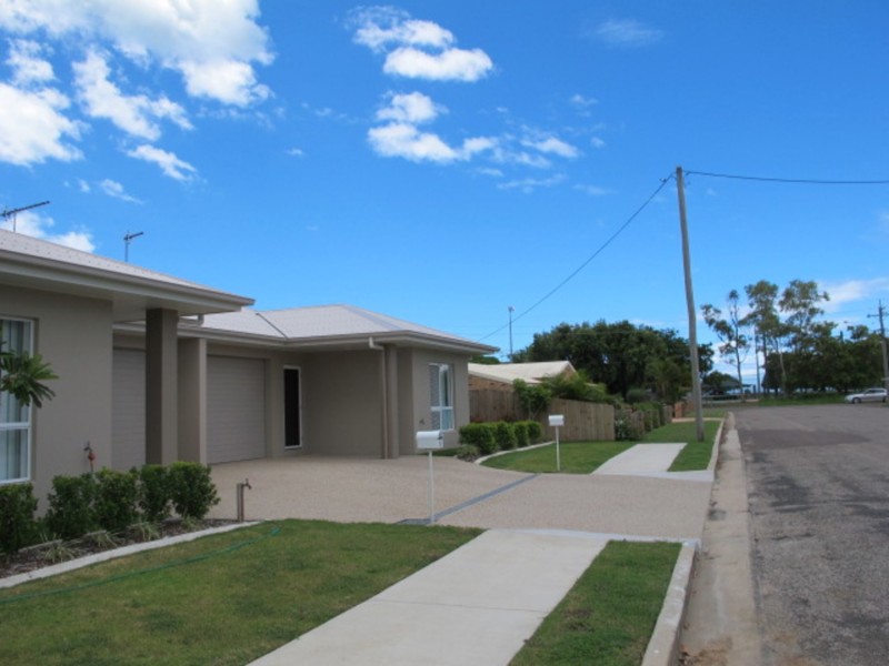 2/22 Tracey Street, Bowen QLD 4805