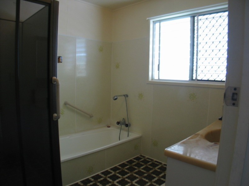 15 Denison Street, Bowen QLD 4805