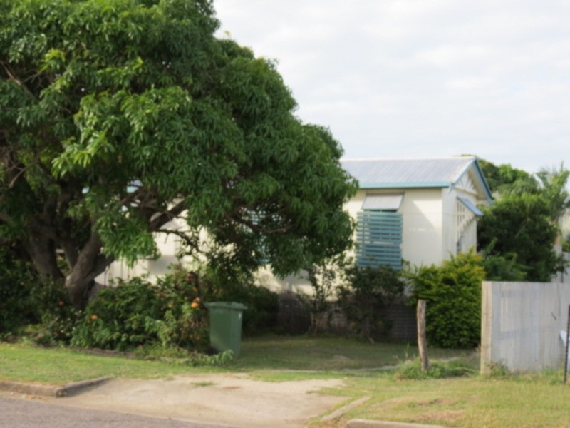 68 Tracey Street, Bowen QLD 4805