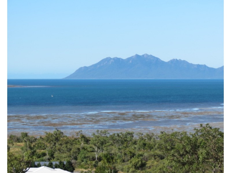 25 Grandview Terrace, Bowen QLD 4805