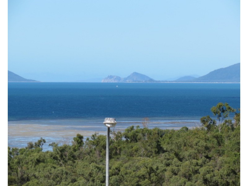 25 Grandview Terrace, Bowen QLD 4805