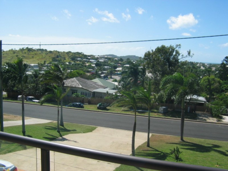 27 Mitchell Street, Bowen QLD 4805
