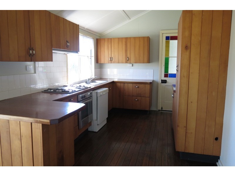 16 Thomas Street, Bowen QLD 4805