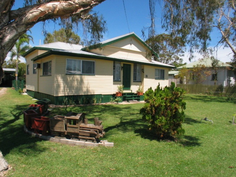 25 Leichhardt Street, Bowen QLD 4805