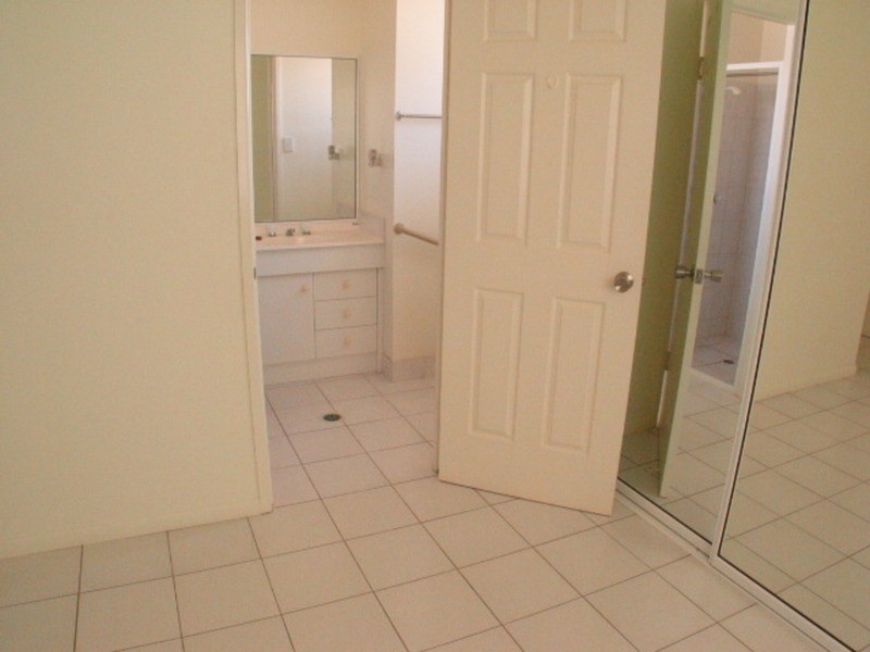 2/30 John Street, Bowen QLD 4805