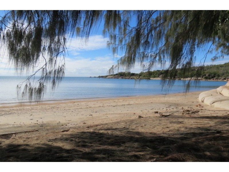 2 Horseshoe Bay Road, Bowen QLD 4805