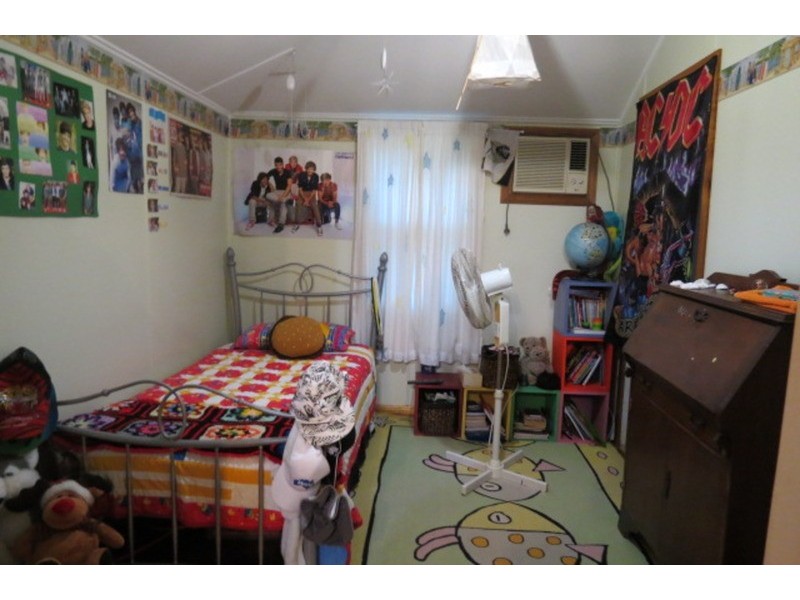 74  Poole Street, Bowen QLD 4805