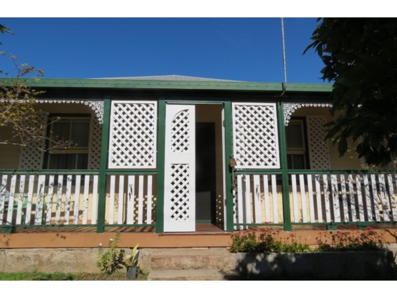 39 Livingstone Street, Bowen QLD 4805