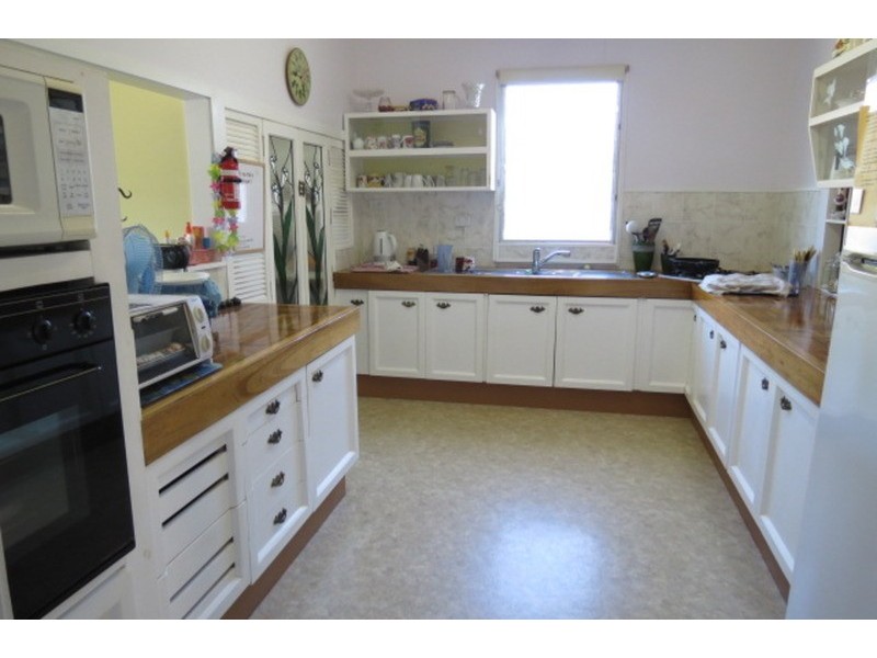 39 Livingstone Street, Bowen QLD 4805