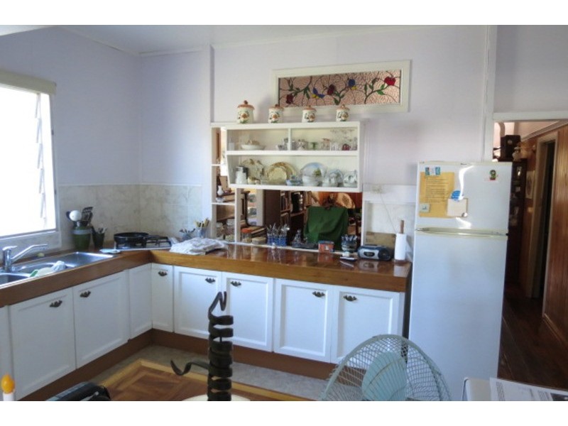 39 Livingstone Street, Bowen QLD 4805