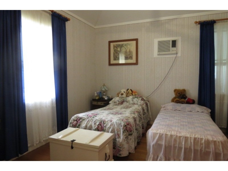 39 Livingstone Street, Bowen QLD 4805