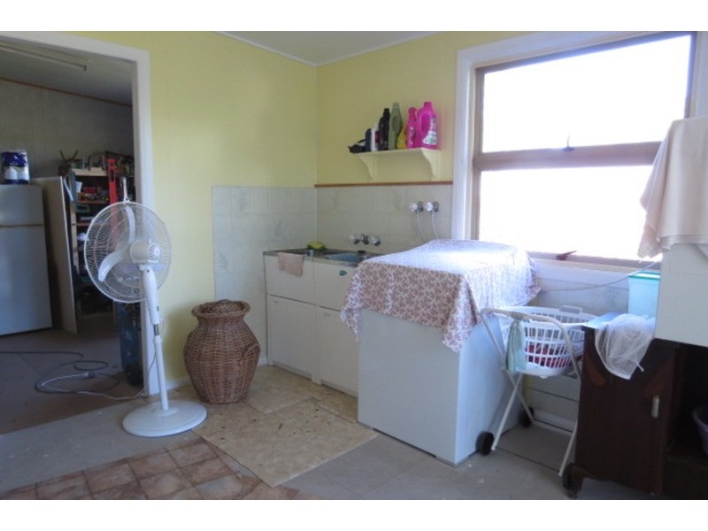 39 Livingstone Street, Bowen QLD 4805