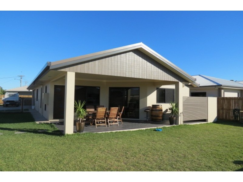17 Lime Tree Court, Bowen QLD 4805