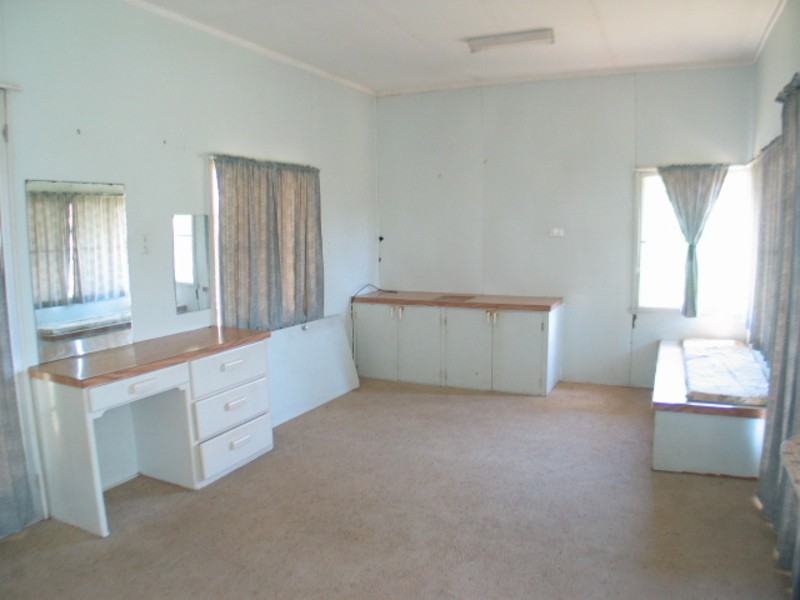3 Ezzy Street, Bowen QLD 4805