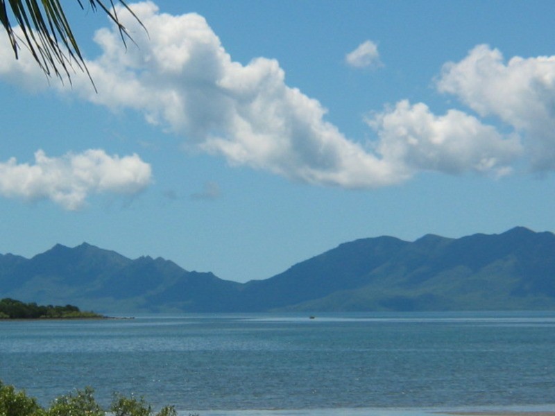6 Baxter Avenue, Brisk Bay QLD 4805