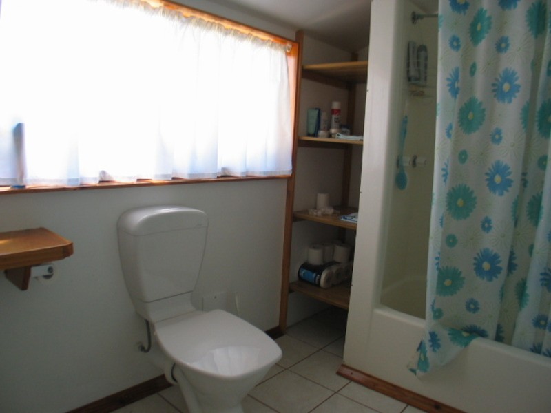 6 Baxter Avenue, Brisk Bay QLD 4805